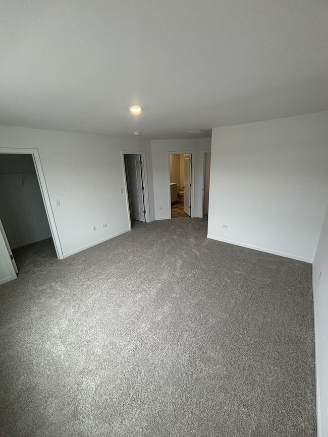 Building Photo - 7707 Nightshade Ln