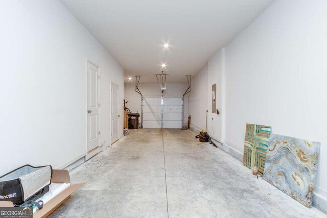 Building Photo - 912 Brees Ct