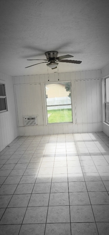 Building Photo - 2404 Pine Tree Dr