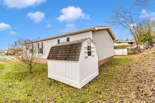 Building Photo - 16114 McGregor Dr