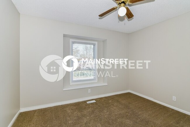 Building Photo - 505 NW Willow Dr