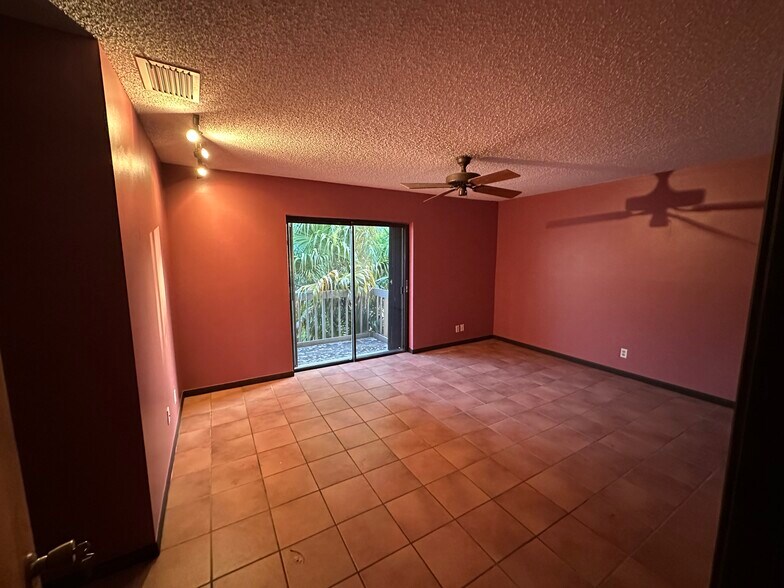 Building Photo - 11413 SW 110th Ln