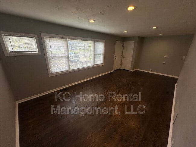 Building Photo - 10742 Blue Ridge Blvd
