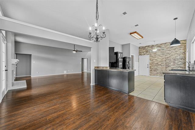 Building Photo - 213 Dodge Trail