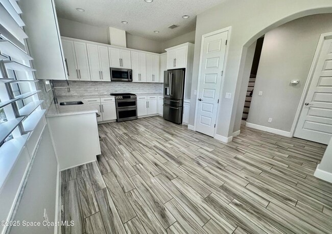 Building Photo - 7103 Vista Hermosa Dr