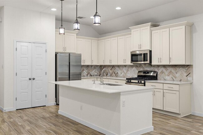 Building Photo - 121 San Domenico Cv