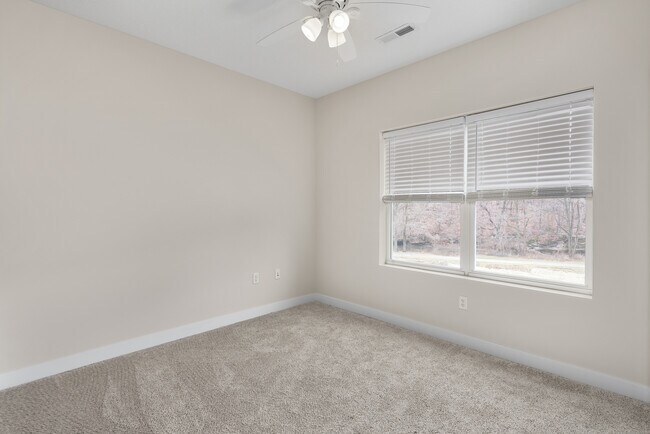 Building Photo - 1164 Devils Glen Rd