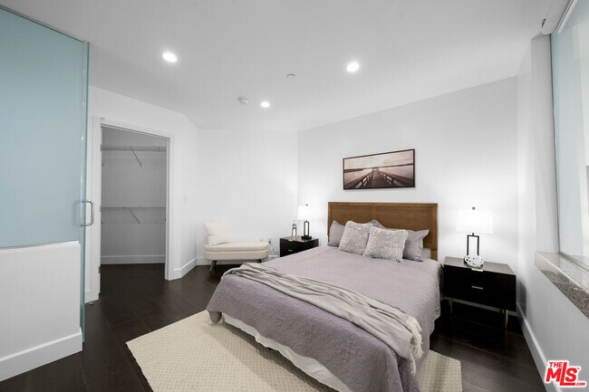 Building Photo - 1100 Wilshire Blvd