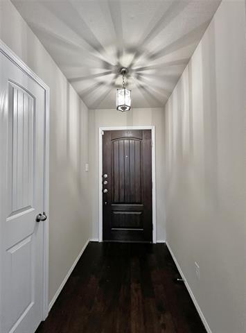Building Photo - 8472 Gentian Dr
