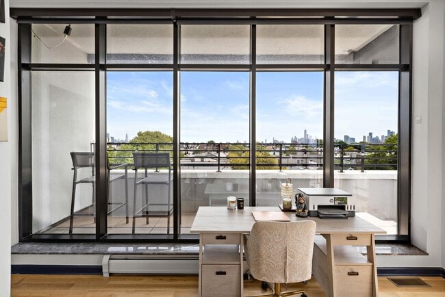 Building Photo - 142 Charles St