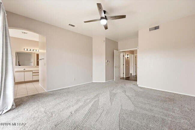 Building Photo - 10961 E Siskin Pl