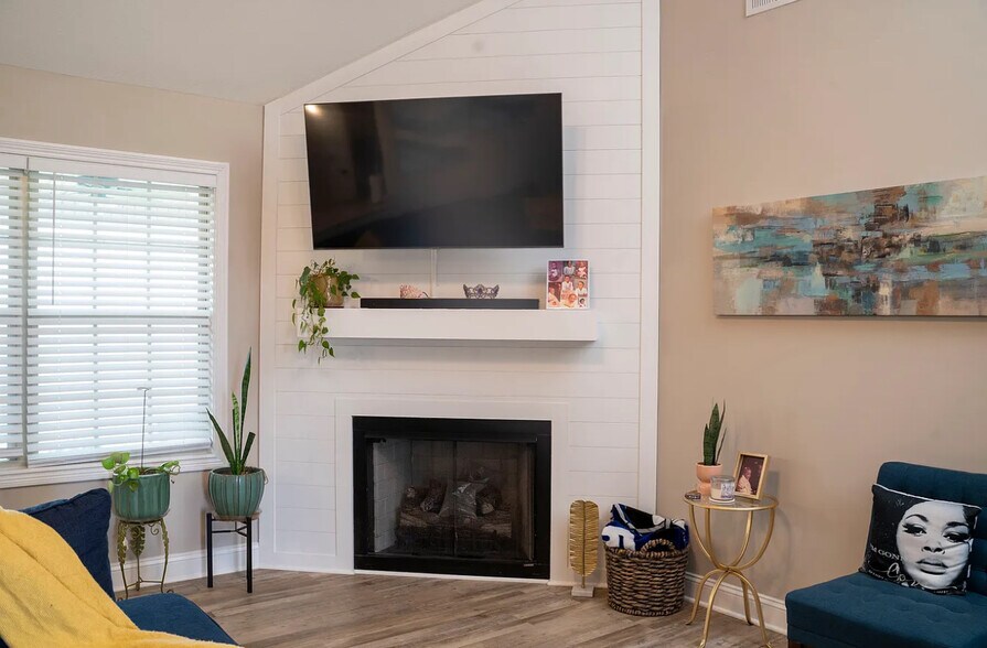 Building Photo - 1100 Cardinal Creek Dr