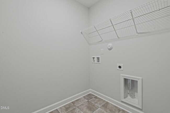 Building Photo - 45 Village Edge Dr