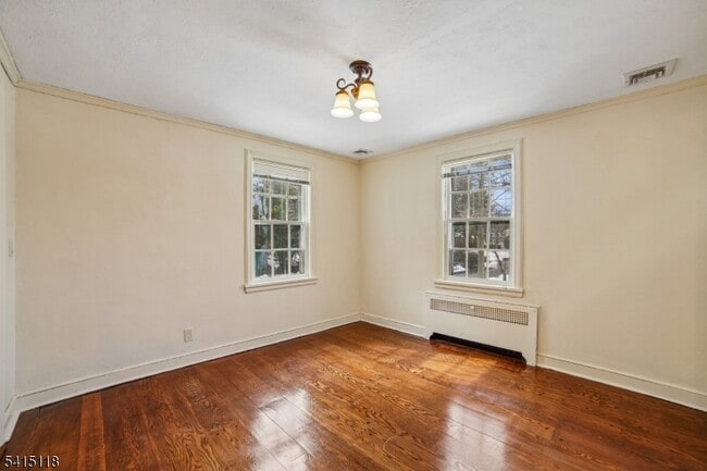 Building Photo - 10 Great Hills Terrace