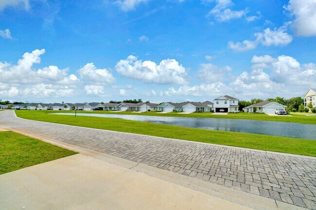 Building Photo - 115 Speckled Trout Ln S