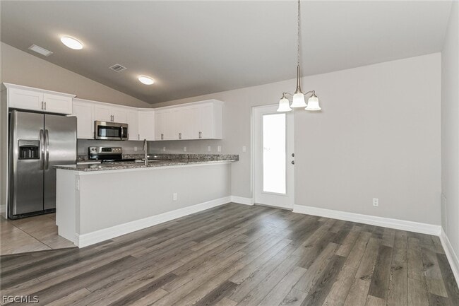 Building Photo - 2212 NE 7th Ave