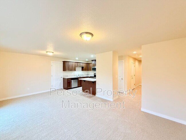 Building Photo - 6108 NE 71st Ave