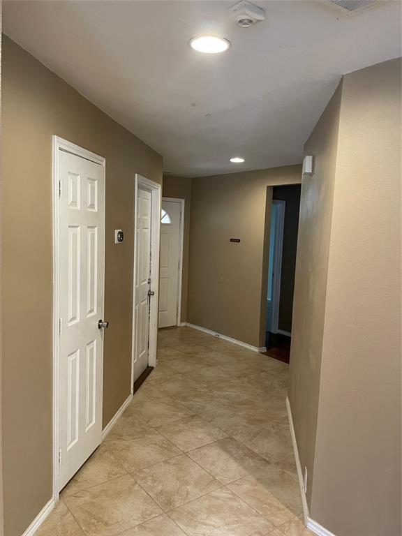 Building Photo - 5803 Kenwood