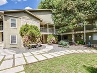 Building Photo - 2303 East Side Dr