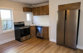 Building Photo - 69 Mechanic St