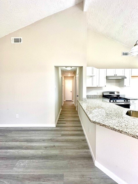 Building Photo - 1914 Feather Ridge Dr