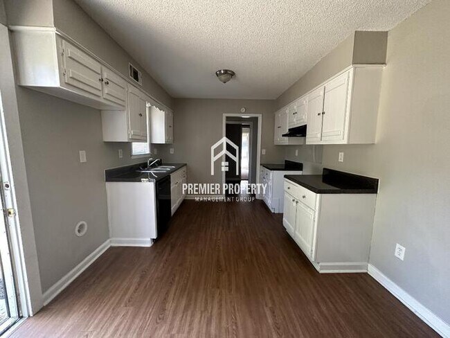 Building Photo - 3778 Kennings Dr