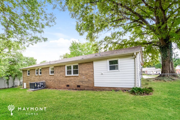 Building Photo - 2518 Fairgreen Dr