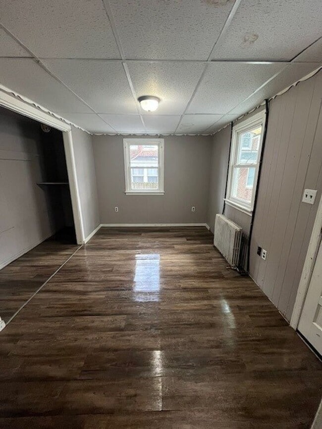 Building Photo - 3 bedroom 1 bathroom