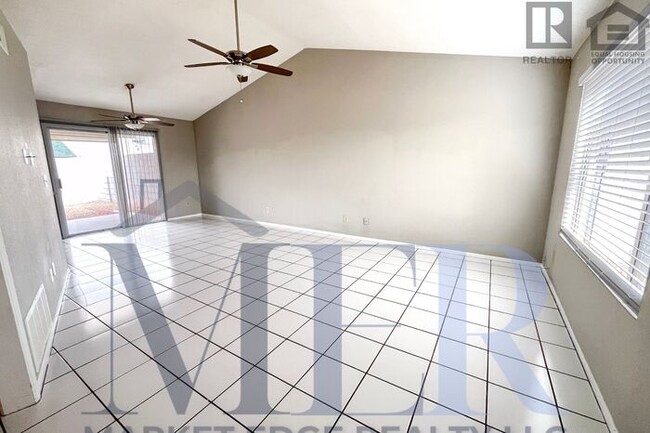 Building Photo - 1Bed/1Bath House at 31st Ave/Beardsley! $1...