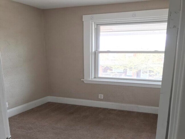 Building Photo - Available June 2026 - Gorgeous Mt. Washington Home w/ Lots of Charm!