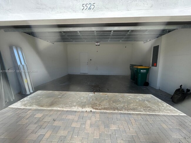 Building Photo - 5525 Agostino Way