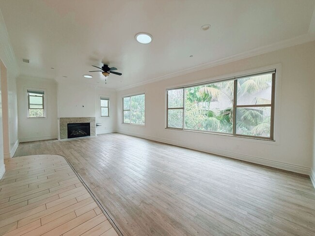 Building Photo - Spacious 6 Bed in Carlsbad with Ocean Views and Roof Top deck, 1 mile to the Beach!!