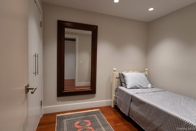 Building Photo - 1 Landmark Sq