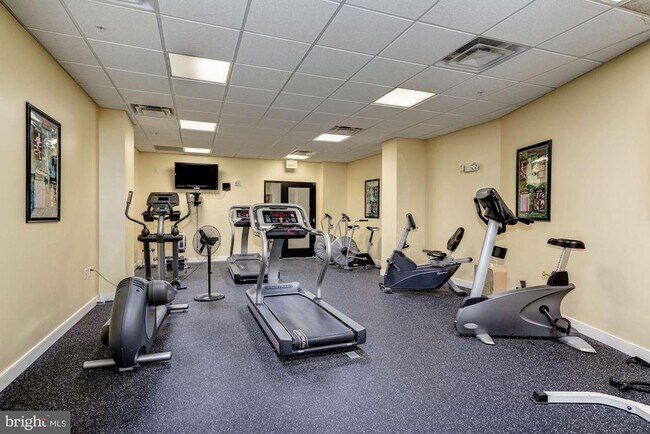 Building Photo - 8045 Newell St