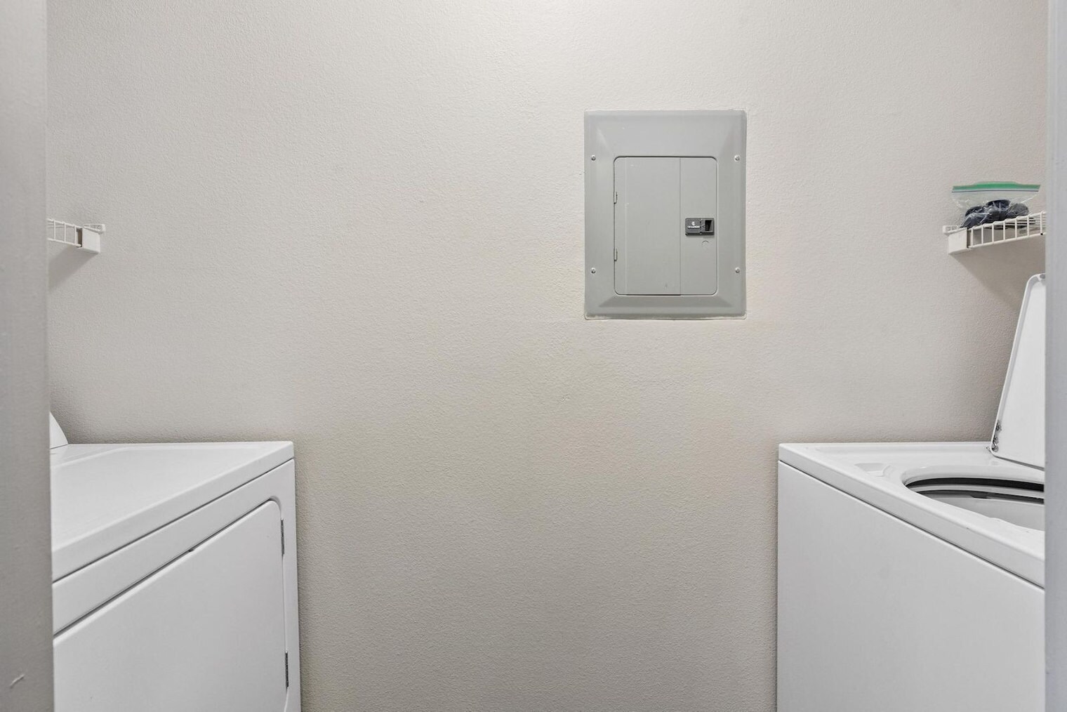 Building Photo - 12100 Metric Blvd