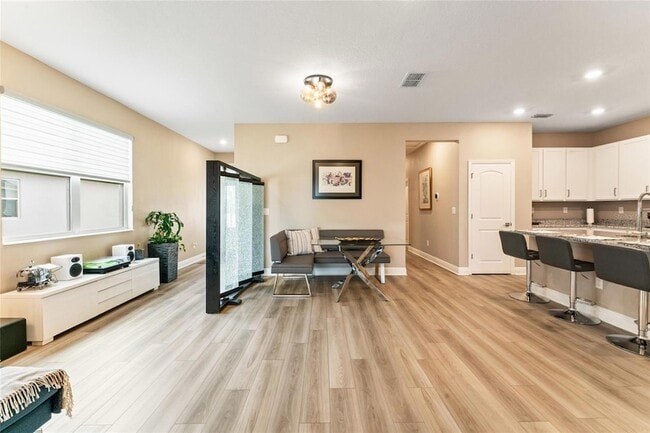 Building Photo - 9368 Sandy Bluffs Circle