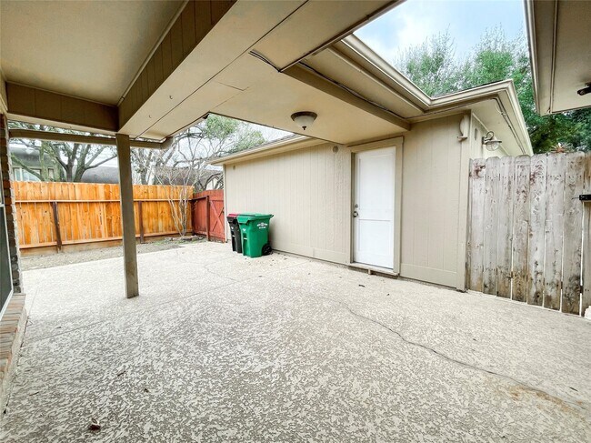 Building Photo - 21603 Park Wind Ct