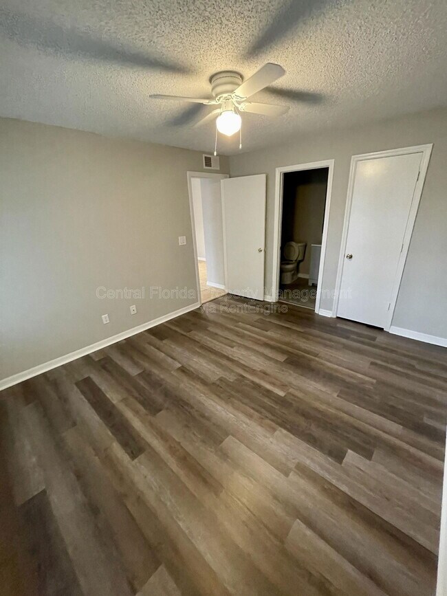 Building Photo - 6166 Westgate Dr