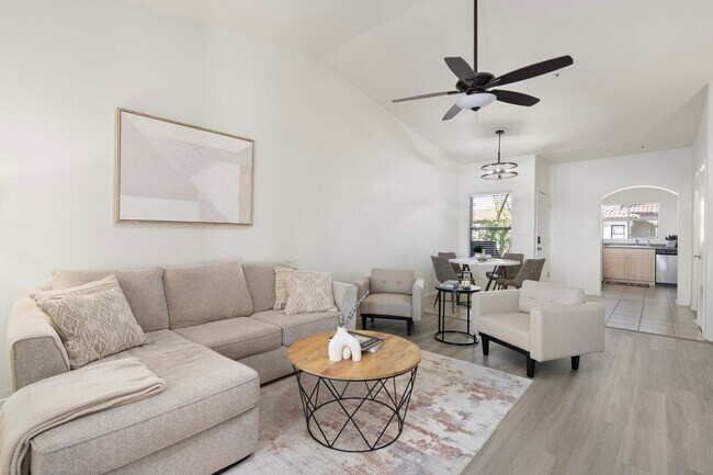 Building Photo - Scottsdale Condo!