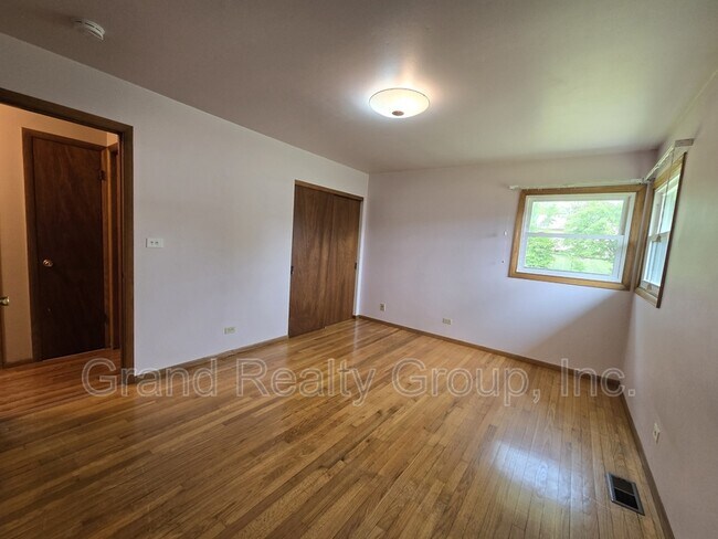 Building Photo - 531 Evergreen Ct
