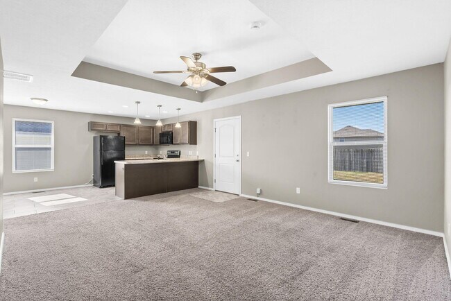 Building Photo - 1115 S Tanner Dr