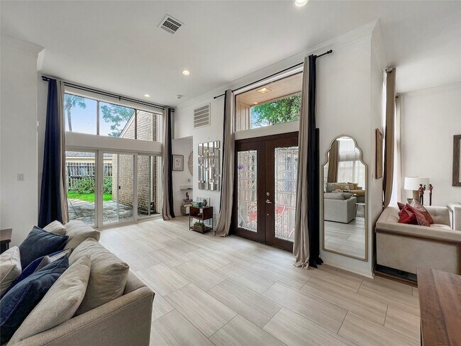 Building Photo - 2358 Binley Dr
