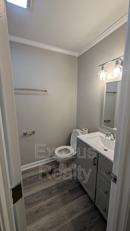 Building Photo - 8708 Peach Tree Dr