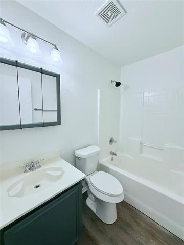 Building Photo - 102 Magnolia St