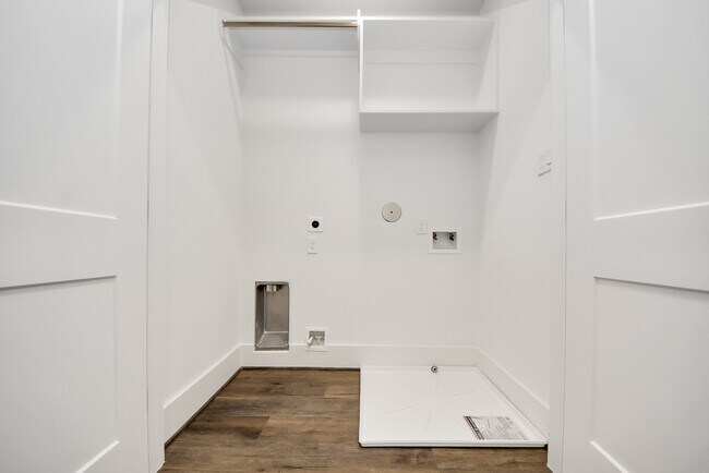 Building Photo - 7502 B Carver Rd