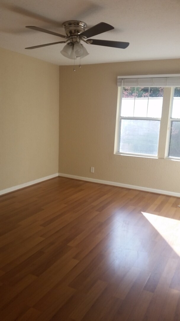 Building Photo - 1 Bd Condo In La Costa Brava With Balcony,...