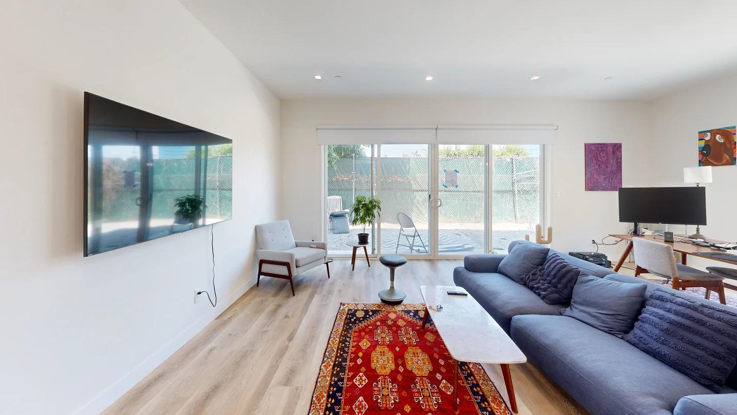 Building Photo - 2026 Federal Ave