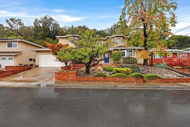 Primary Photo - Stunning San Carlos 5 bedroom 4 bathroom H...