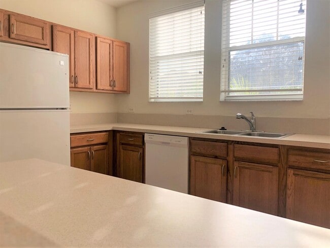 Building Photo - 810 Marina Del Ray Ln