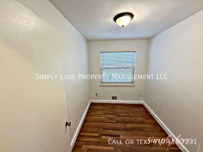 Building Photo - 4526 Albion Rd